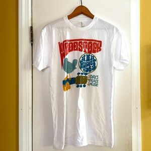 Woodstock Men’s White Graphic T-Shirt! EUC